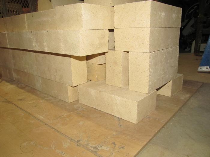 [Thumbnail for rear end spaces for insulation.JPG]